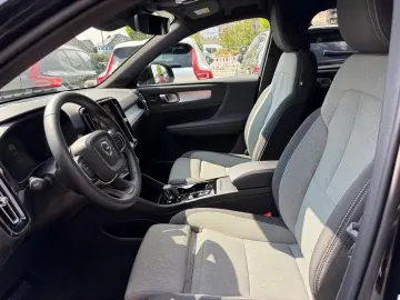 Volvo XC40 B3 Black Edition Plus Memory Sitze HarmanKa