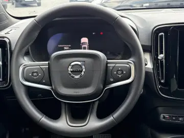 Volvo XC40 B3 Black Edition Plus Memory Sitze HarmanKa