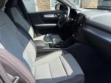 Volvo XC40 B3 Black Edition Plus Memory Sitze HarmanKa