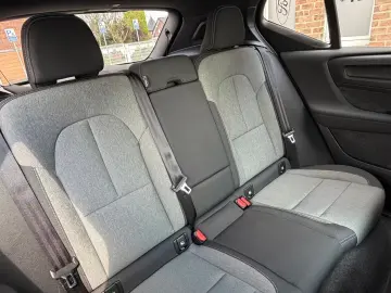 Volvo XC40 B3 Black Edition Plus Memory Sitze HarmanKa