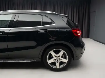 Mercedes Benz GLA 200 Pachet AMG