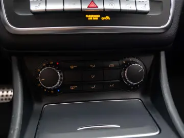 Mercedes Benz GLA 200 Pachet AMG