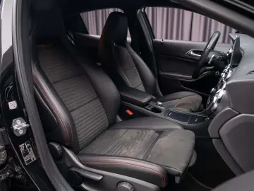 Mercedes Benz GLA 200 Pachet AMG