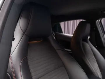 Mercedes Benz GLA 200 Pachet AMG