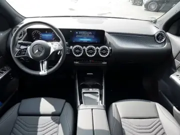 Mercedes-Benz GLA 200 PROGRESSIVE