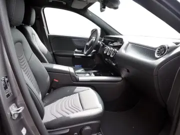 Mercedes-Benz GLA 200 PROGRESSIVE