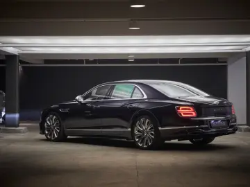 BENTLEY Flying Spur Mulliner Hybrid