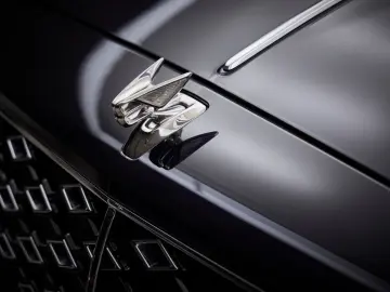 BENTLEY Flying Spur Mulliner Hybrid