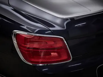 BENTLEY Flying Spur Mulliner Hybrid