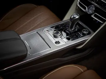 BENTLEY Flying Spur Mulliner Hybrid