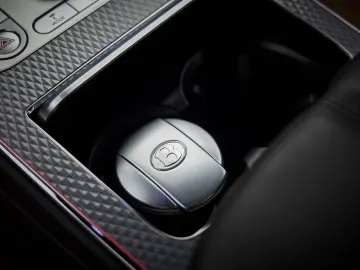 BENTLEY Flying Spur Mulliner Hybrid