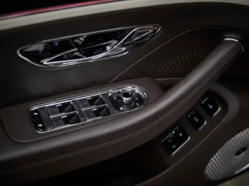 BENTLEY Flying Spur Mulliner Hybrid