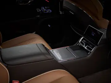 BENTLEY Flying Spur Mulliner Hybrid