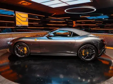 FERRARI Roma 3.9 T V8 Spider DCT