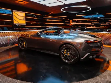 FERRARI Roma 3.9 T V8 Spider DCT