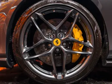 FERRARI Roma 3.9 T V8 Spider DCT