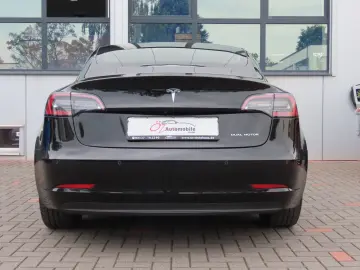 TESLA Model 3 Long Range Dual AWD 75 KWH