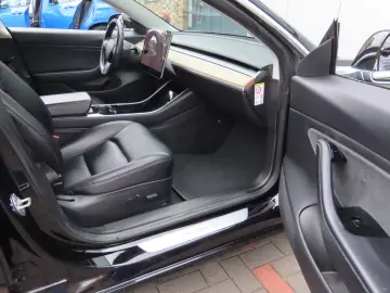 TESLA Model 3 Long Range Dual AWD 75 KWH