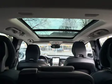 VOLVO XC90 B5 AWD Plus Bright HUD 360 H&K