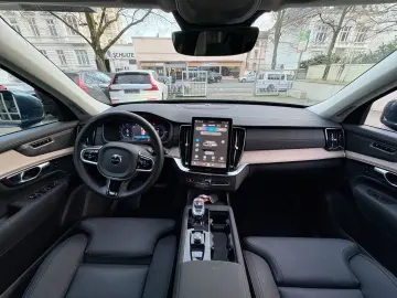 VOLVO XC90 B5 AWD Plus Bright HUD 360 H&K