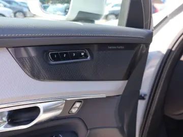 VOLVO XC90 T8 AWD Plug-in Hybrid 360