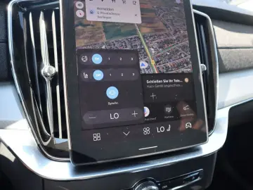 VOLVO XC90 T8 AWD Plug-in Hybrid 360