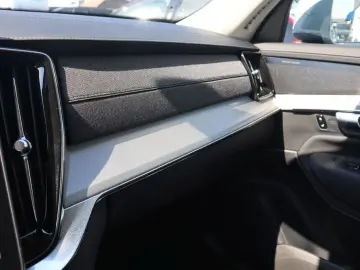 VOLVO XC90 T8 AWD Plug-in Hybrid 360