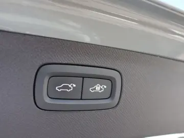 VOLVO XC90 T8 AWD Plug-in Hybrid 360