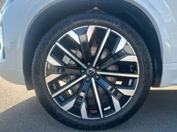 VOLVO XC90 T8 AWD Plus Dark 7-Seats