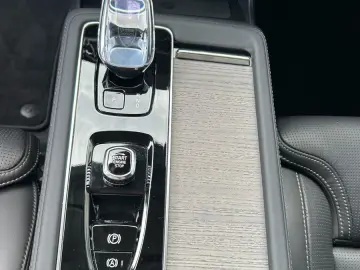 VOLVO XC90 UltraBright T8 PHEV Massage Ventil B&W 360