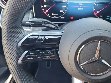 MERCEDES-BENZ GLC 450d 4Matic AMG AHK Pano Technic Distronic