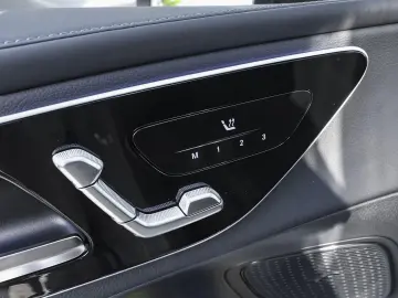 MERCEDES-BENZ GLC 450 d 4M Coupé AMG Panorama Digita…