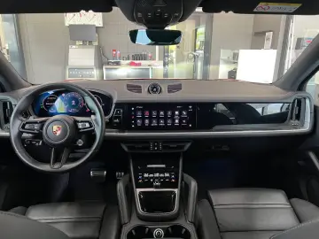 PORSCHE Cayenne S   Offroad-Paket   Massage   BOSE   Ventil