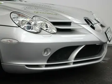 MERCEDES-BENZ SLR McLaren Coupé DT.AUSLIEF WENIG KM KERAMIK