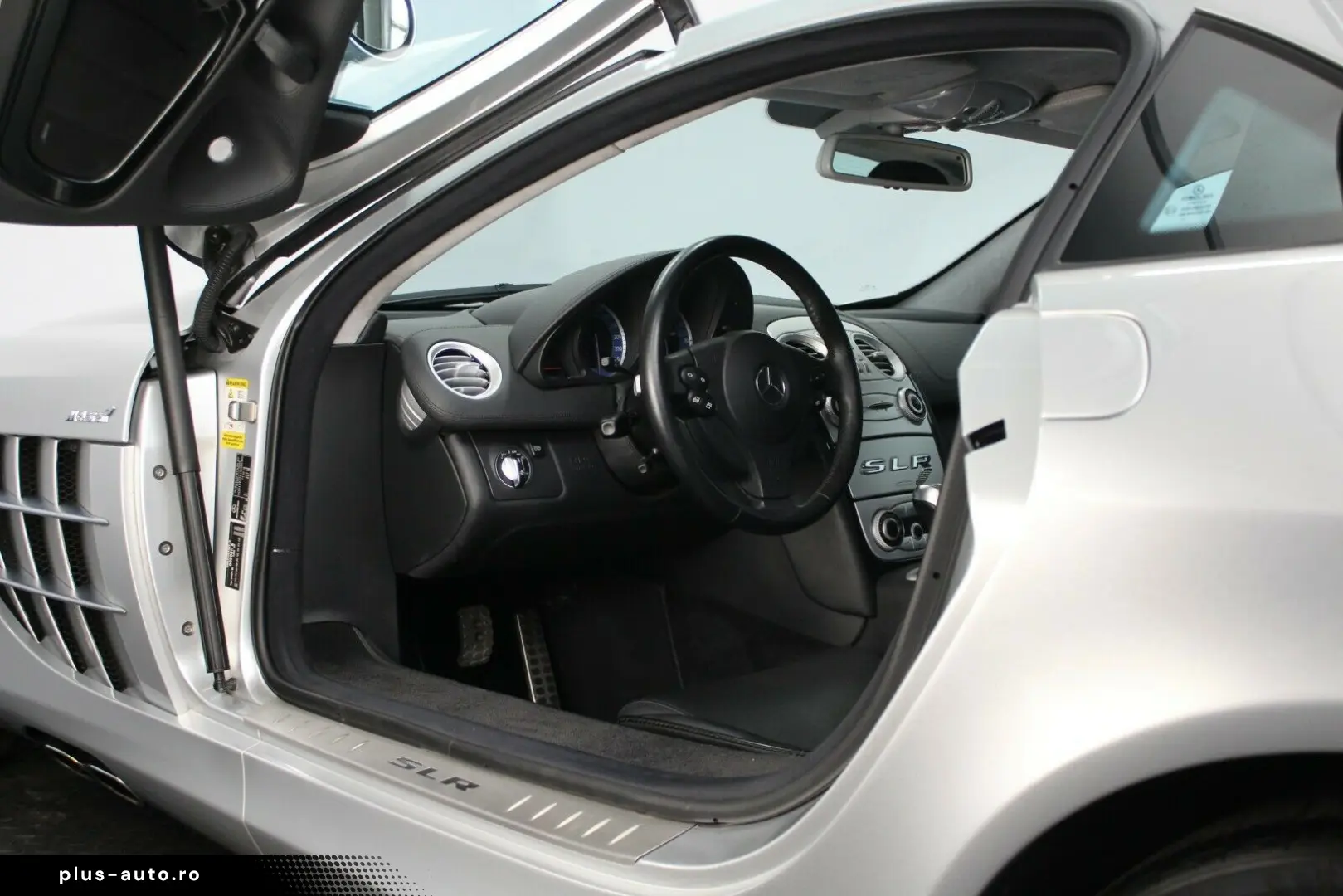 MERCEDES-BENZ SLR McLaren Coupé DT.AUSLIEF WENIG KM KERAMIK