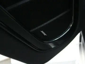 MERCEDES-BENZ SLR McLaren Coupé DT.AUSLIEF WENIG KM KERAMIK
