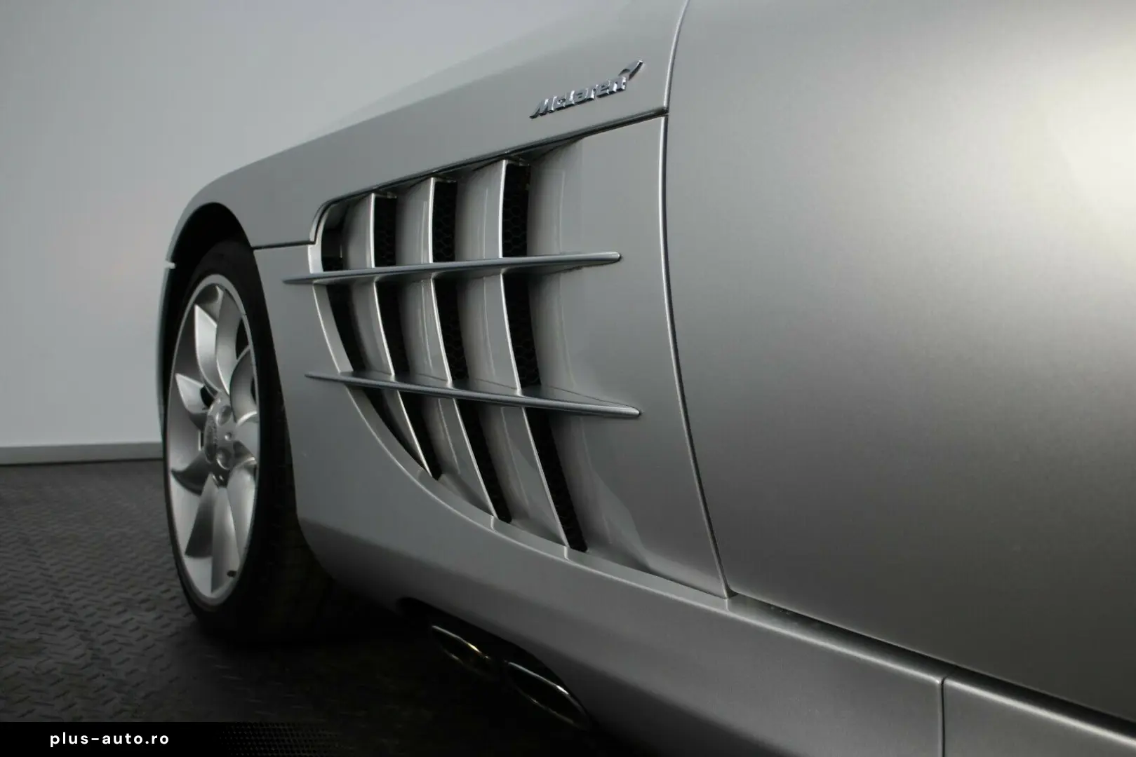 MERCEDES-BENZ SLR McLaren Coupé DT.AUSLIEF WENIG KM KERAMIK