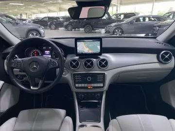 MERCEDES-BENZ GLA 220 4M URBAN PANO AHK LED NAVI PARK-PILOT