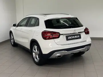 MERCEDES-BENZ GLA 220 4M URBAN PANO AHK LED NAVI PARK-PILOT