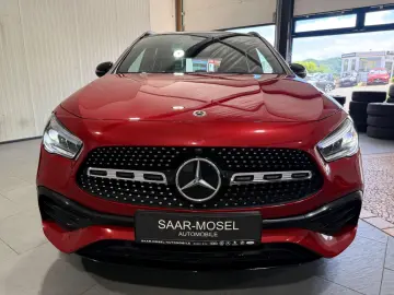 MERCEDES-BENZ GLA 220 d 4Matic  AMG-LINE MULTIBEAM PANO AHK