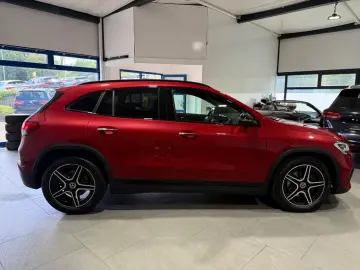 MERCEDES-BENZ GLA 220 d 4Matic  AMG-LINE MULTIBEAM PANO AHK