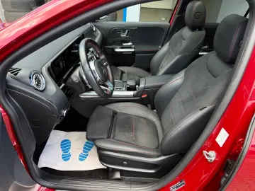 MERCEDES-BENZ GLA 220 d 4Matic  AMG-LINE MULTIBEAM PANO AHK
