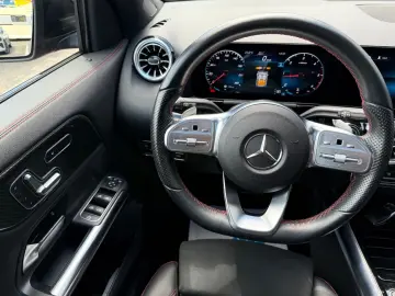 MERCEDES-BENZ GLA 220 d 4Matic  AMG-LINE MULTIBEAM PANO AHK