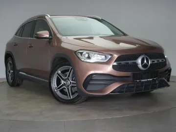 MERCEDES-BENZ GLA 220 d 4Matic 8G-DCT AMG Line Leder…