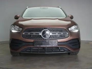MERCEDES-BENZ GLA 220 d 4Matic 8G-DCT AMG Line Leder…