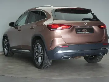 MERCEDES-BENZ GLA 220 d 4Matic 8G-DCT AMG Line Leder…