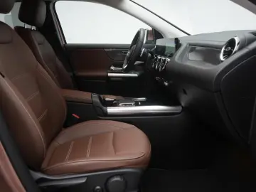MERCEDES-BENZ GLA 220 d 4Matic 8G-DCT AMG Line Leder…