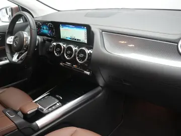 MERCEDES-BENZ GLA 220 d 4Matic 8G-DCT AMG Line Leder…