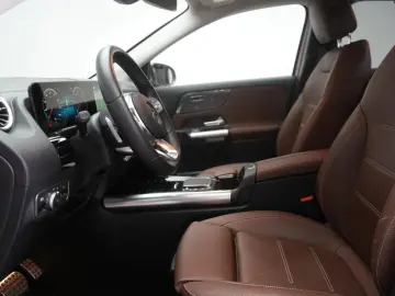 MERCEDES-BENZ GLA 220 d 4Matic 8G-DCT AMG Line Leder…