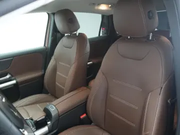 MERCEDES-BENZ GLA 220 d 4Matic 8G-DCT AMG Line Leder…